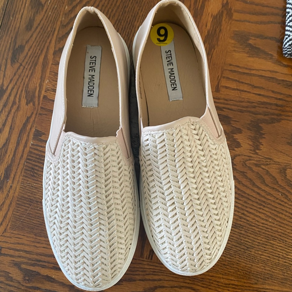 Steve Madden Beige Platform Slip on Shoes Woven  9
